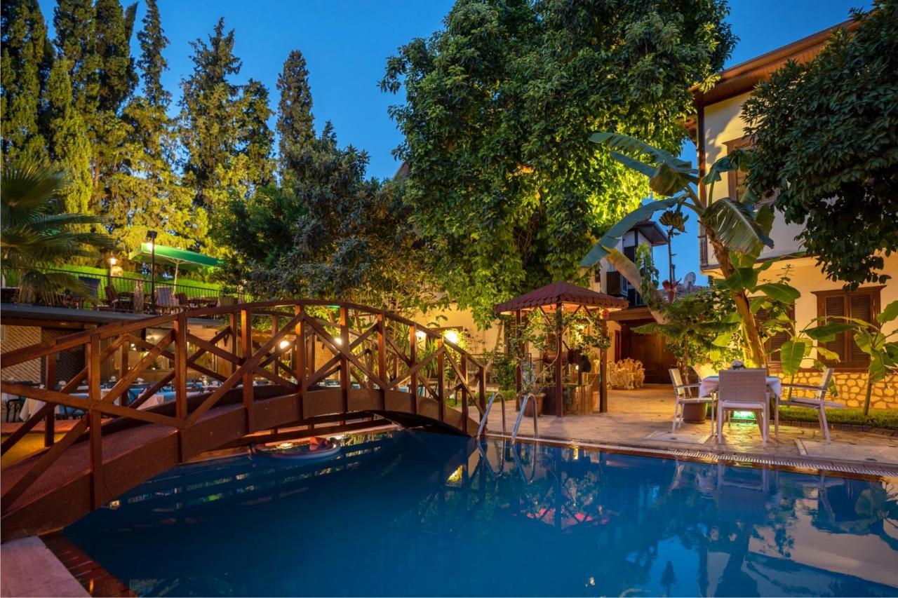 Castle Old Town Hotel Antalya Exterior photo