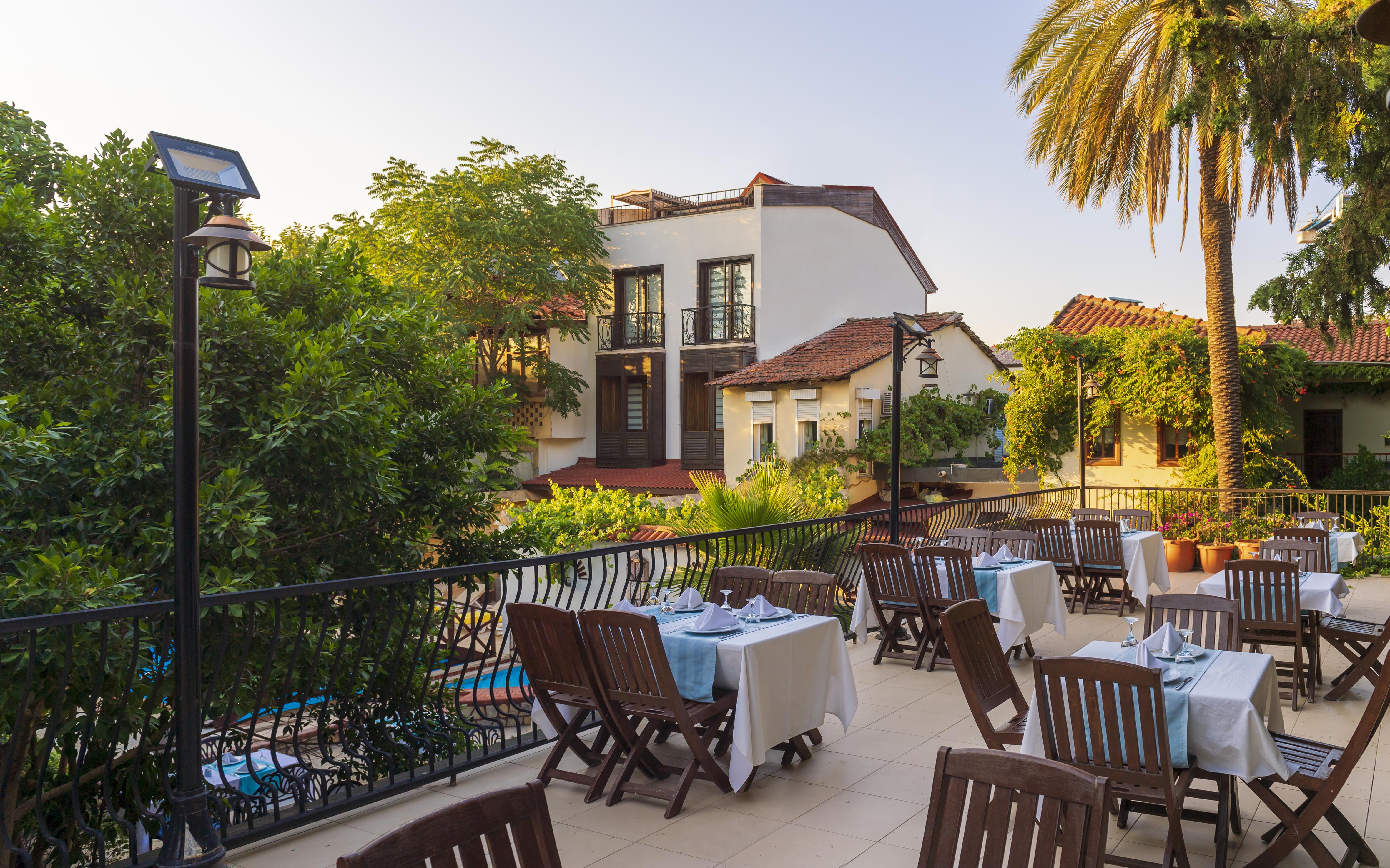 Castle Old Town Hotel Antalya Exterior photo